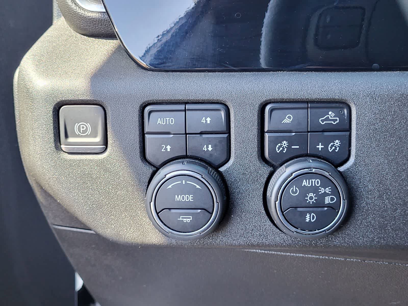 Used 2024 Chevrolet Silverado 2500 LTZ w/ LTZ Convenience Package image 16