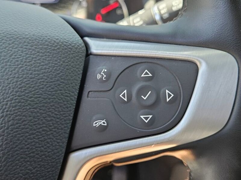 Used 2023 GMC Acadia SLT w/ Elevation Edition image 30