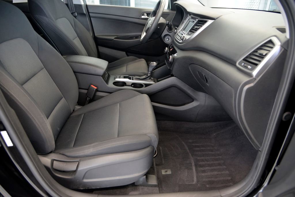 Used 2018 Hyundai Tucson SE w/ Cargo Package FWD image 30