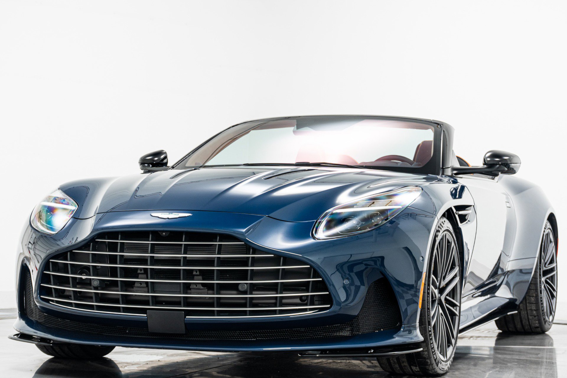 Used 2024 Aston Martin DB12 Volante -Carbon Fiber Bucket S image 5