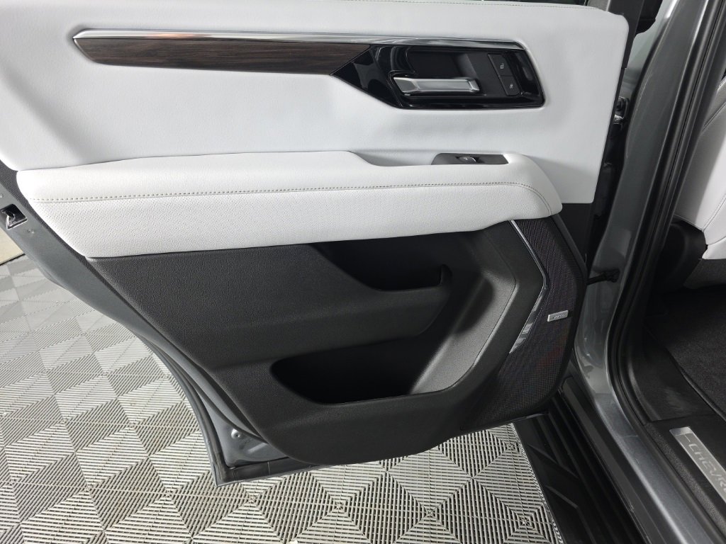 New 2026 Chevrolet Tahoe Premier w/ Sun And Tow Package image 31