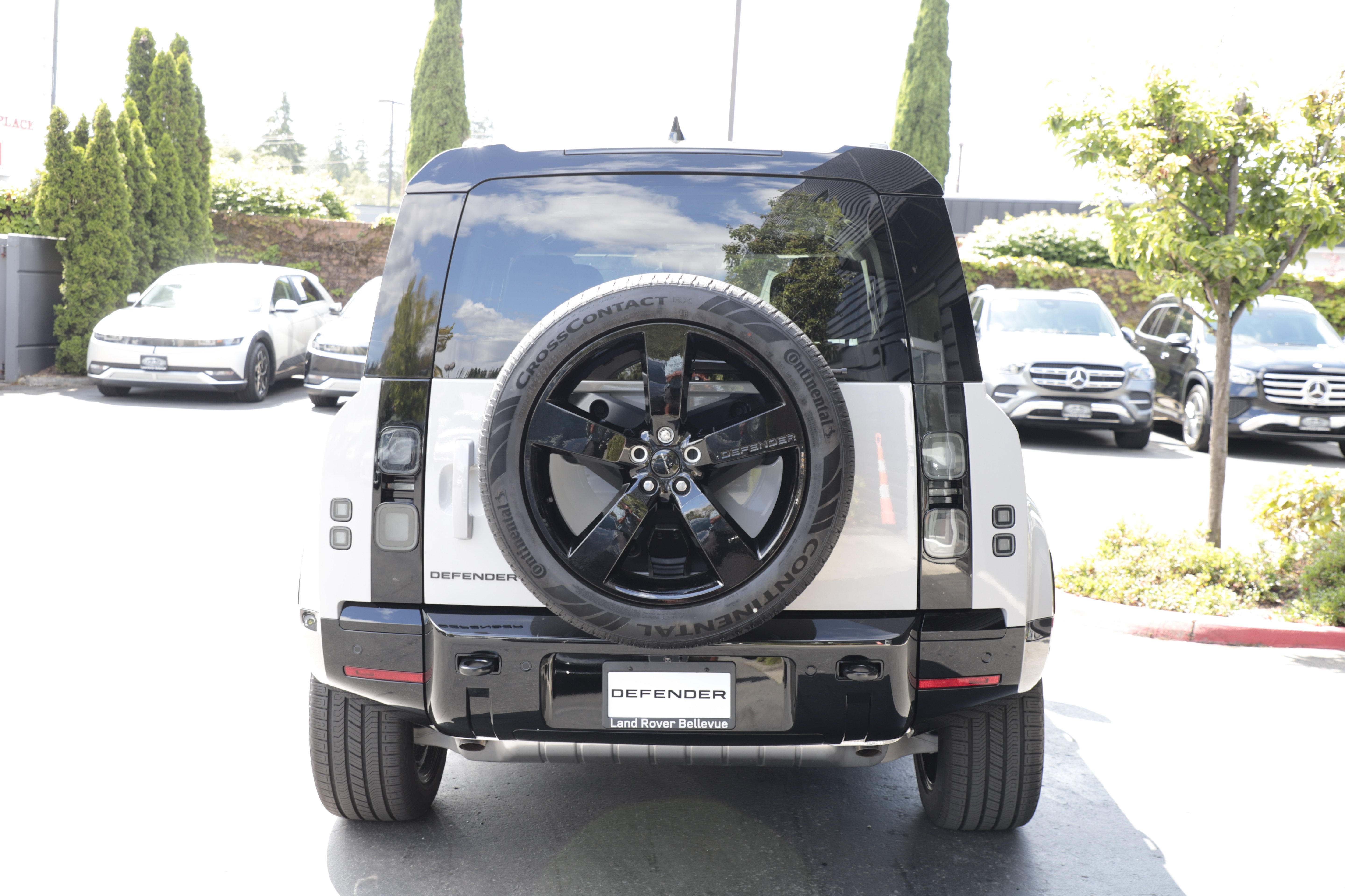 New 2026 Land Rover Defender 110 X-Dynamic SE AWD/4WD image 5