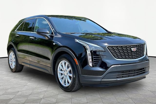 Certified 2022 Cadillac XT4 Luxury w/ Cold Weather Package