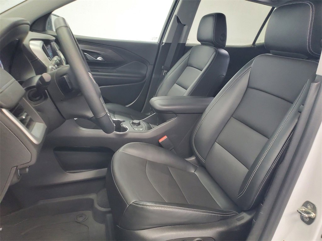 Used 2023 GMC Terrain SLT w/ Elevation Edition image 5