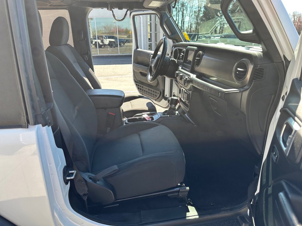 Used 2020 Jeep Wrangler Sport image 32