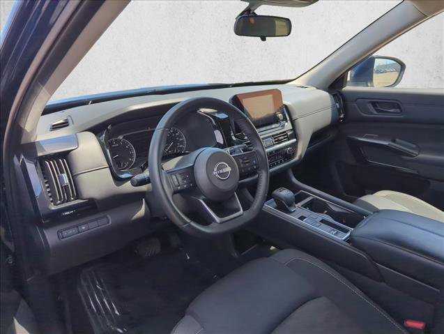 Used 2024 Nissan Pathfinder SV FWD image 10