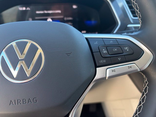 Certified 2024 Volkswagen Tiguan SE AWD/4WD image 22