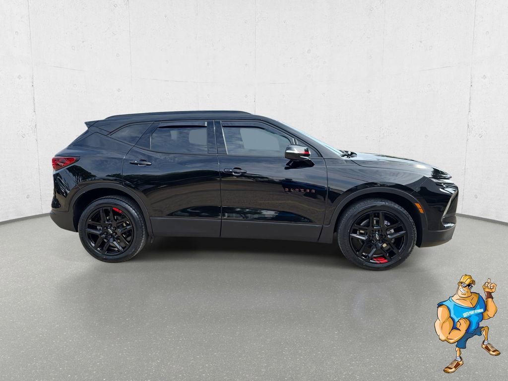 Used 2023 Chevrolet Blazer LT FWD image 4