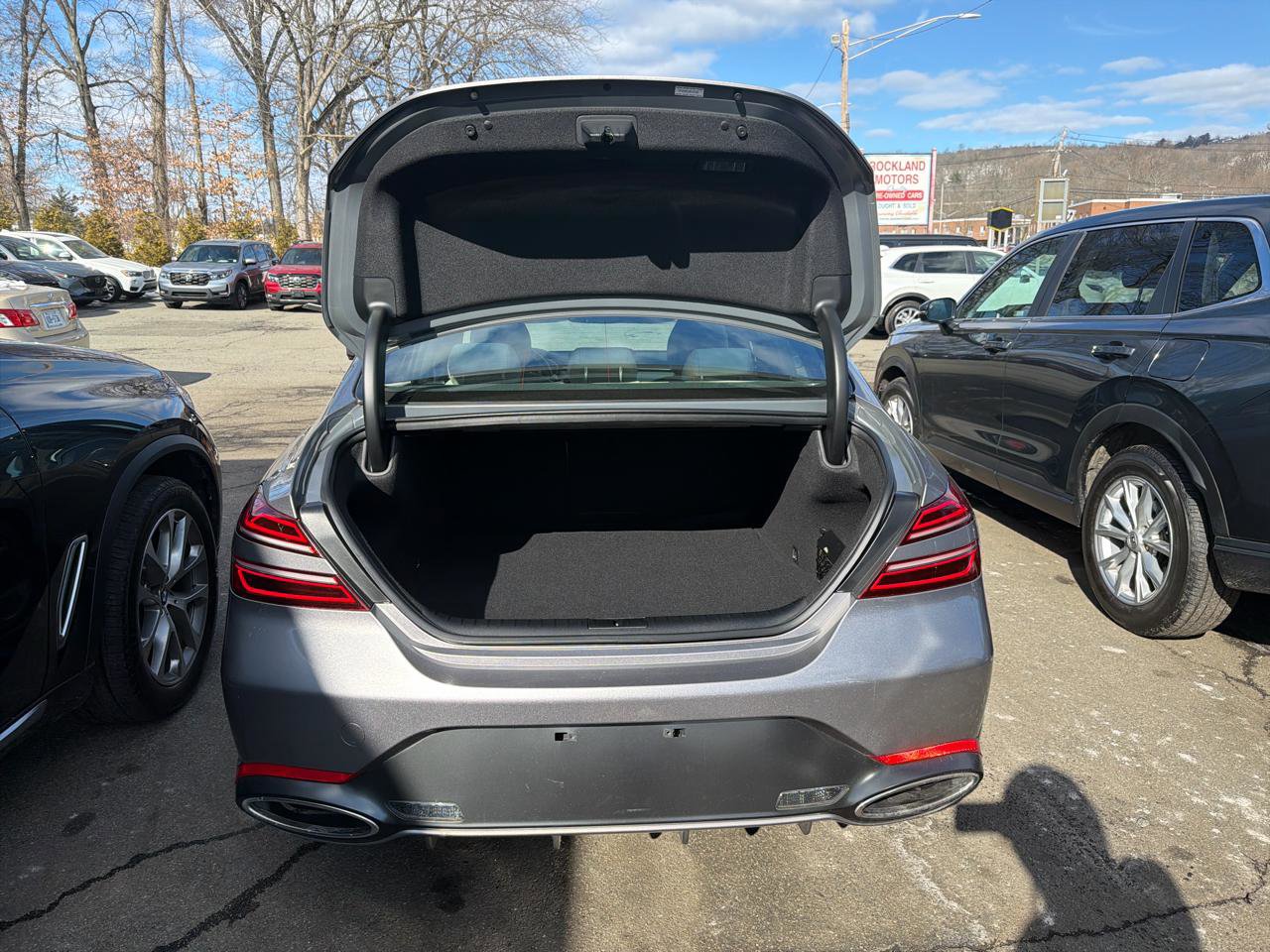 Used 2024 Genesis G70 2.5T image 10