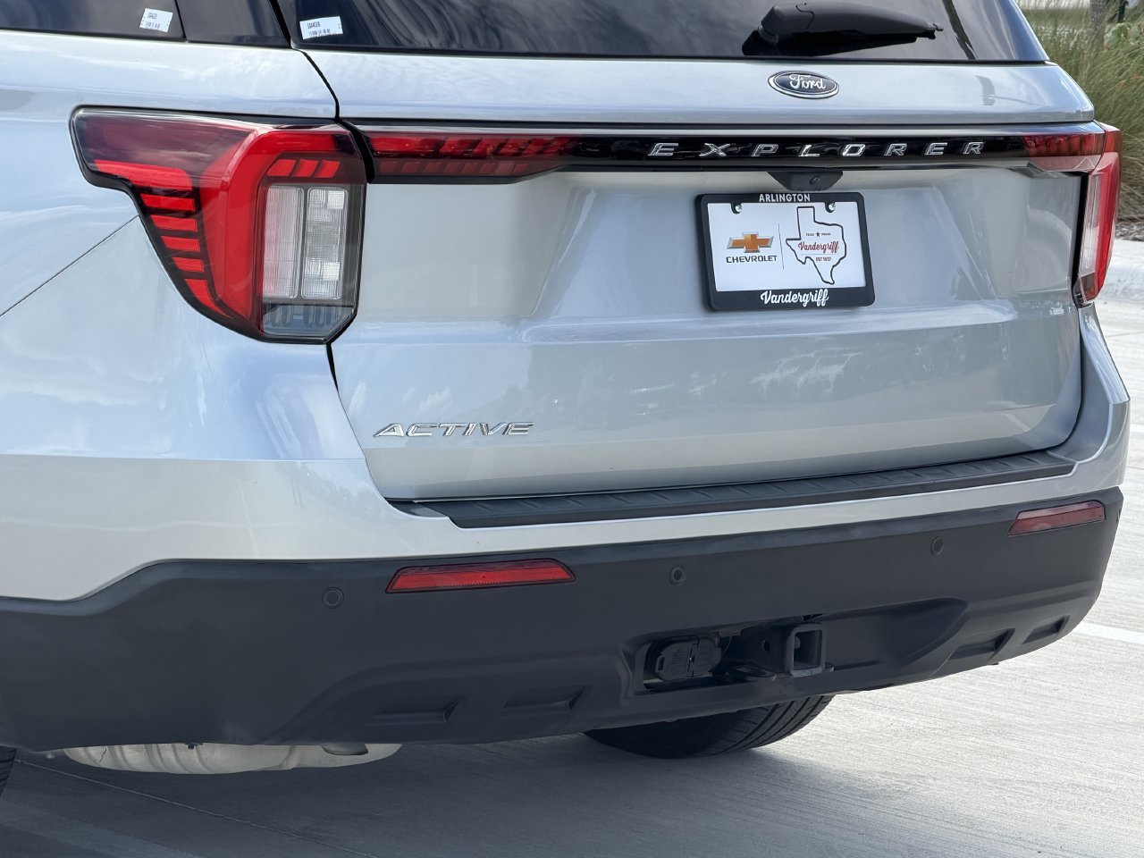 Used 2025 Ford Explorer Active RWD image 7