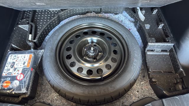 Used 2025 Ford Escape Platinum image 38