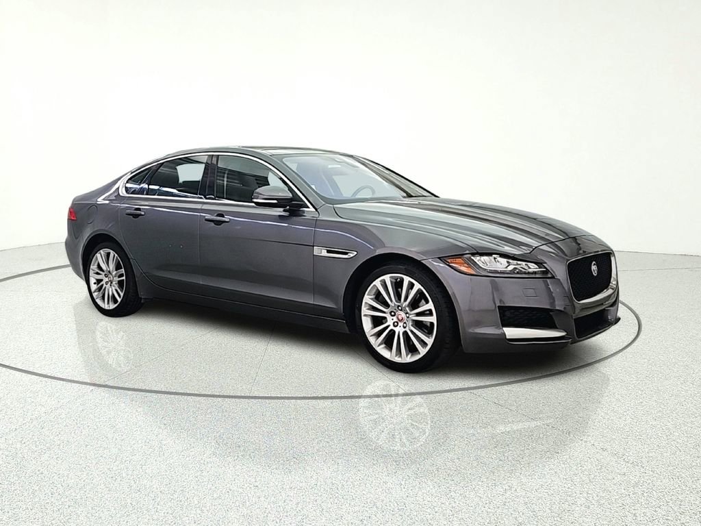 Used 2017 Jaguar XF Prestige AWD/4WD image 9