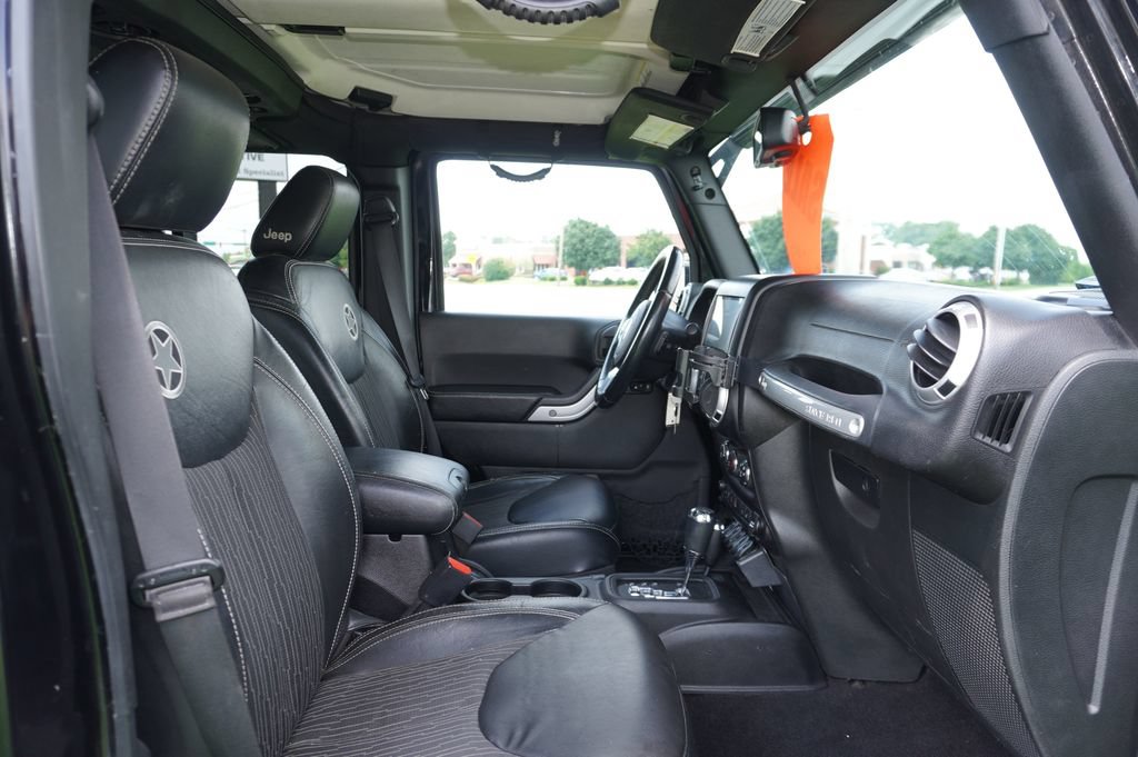 Used 2015 Jeep Wrangler Unlimited Sport AWD/4WD image 30