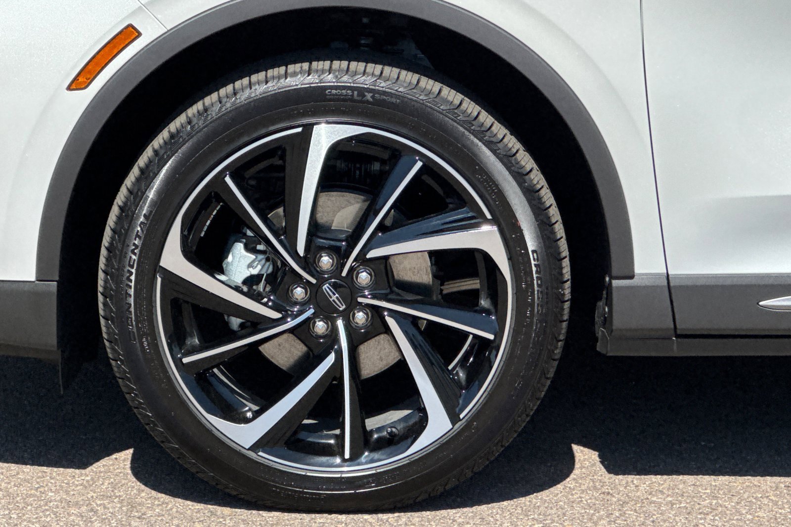 New 2025 Lincoln Corsair Reserve w/ Equipment Group 202A image 24