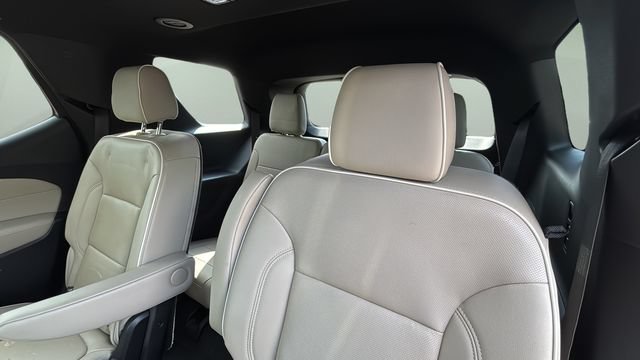 Used 2022 Chevrolet Traverse Premier FWD image 19