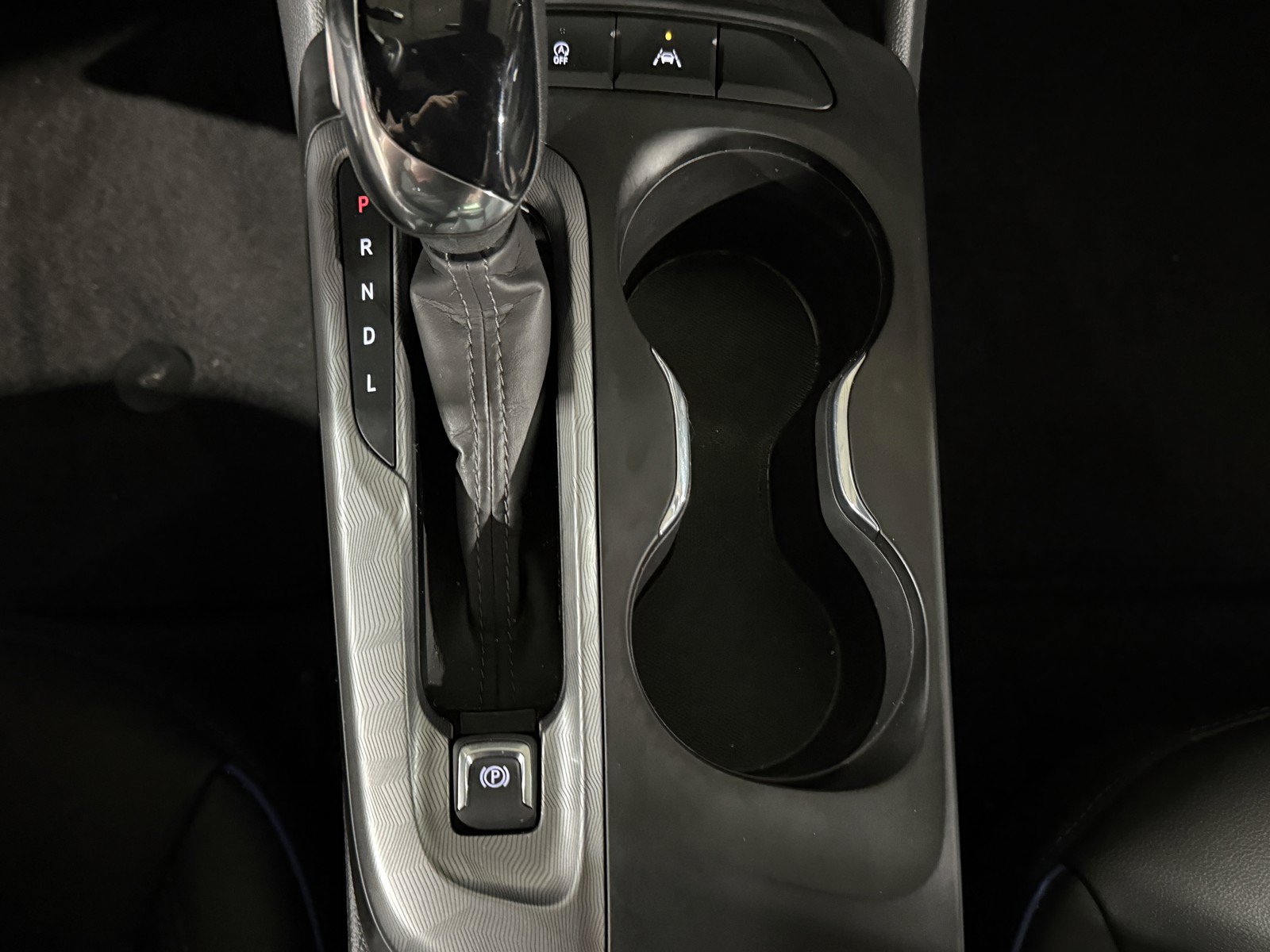 Used 2025 Buick Envista Sport Touring w/ Convenience I Package FWD image 14