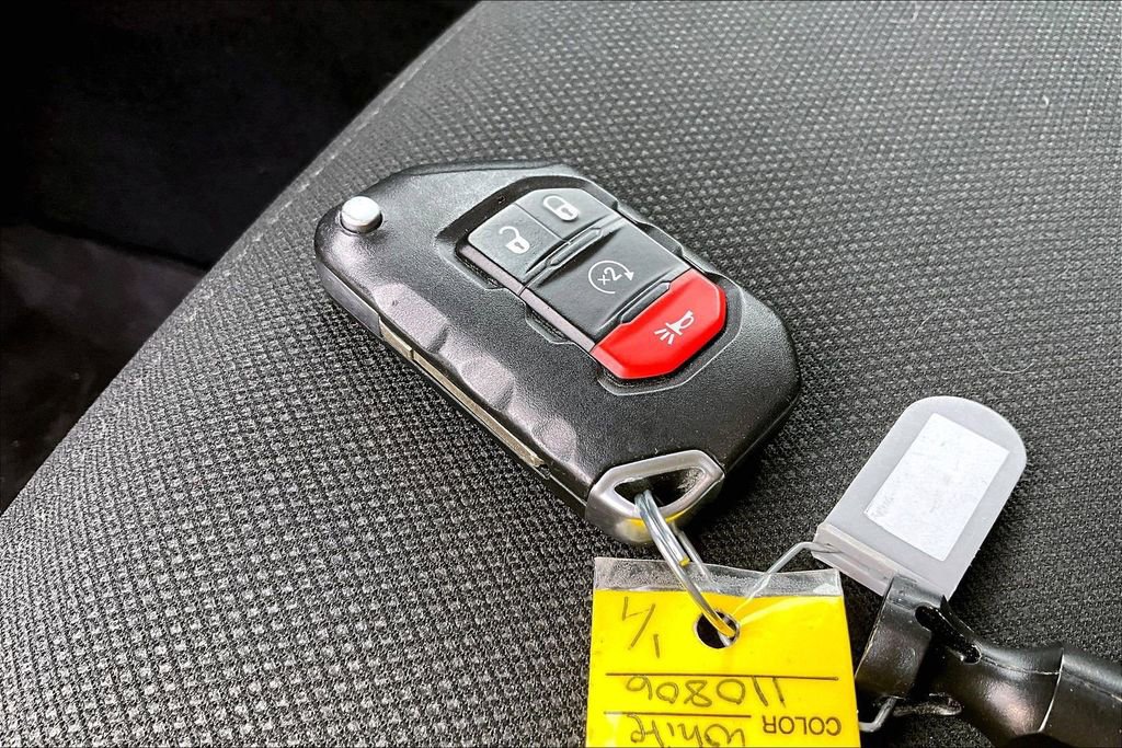 Used 2022 Jeep Gladiator Willys image 11