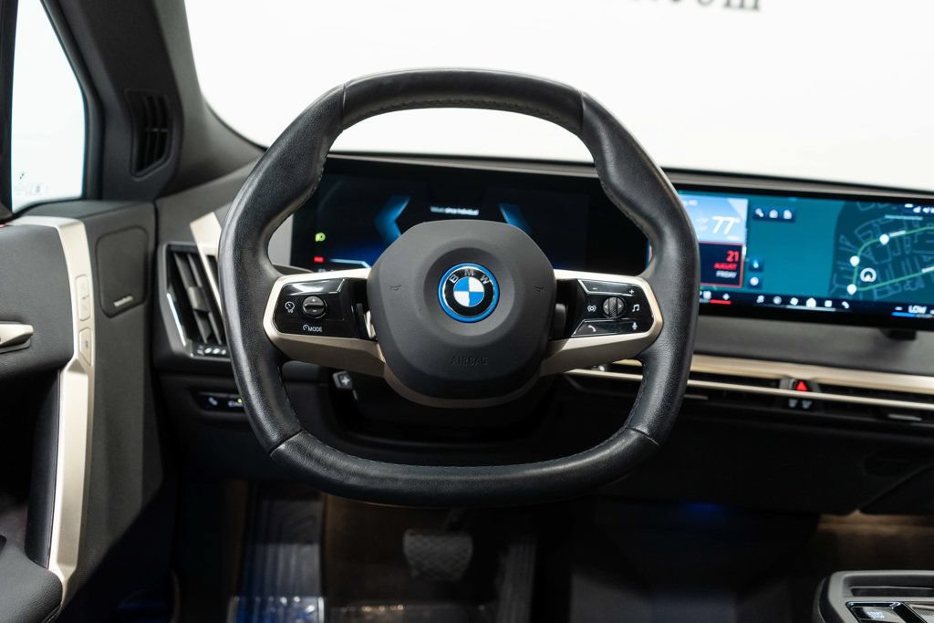 Used 2024 BMW iX xDrive50 w/ Premium Package AWD/4WD image 18