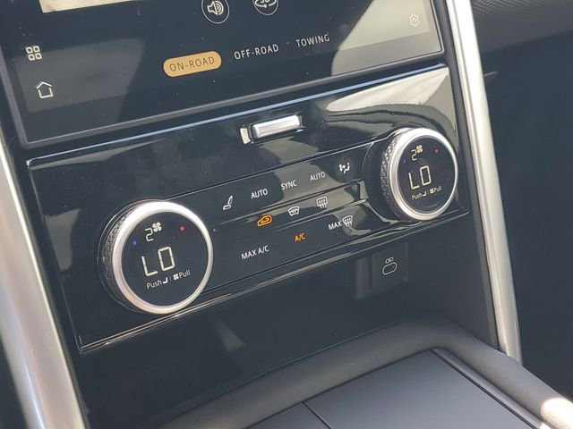 New 2025 Land Rover Discovery Dynamic SE AWD/4WD image 32