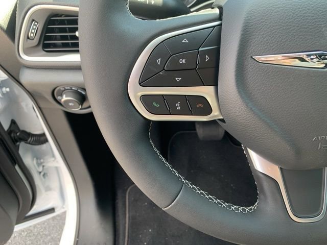 New 2026 Chrysler Pacifica Select image 14