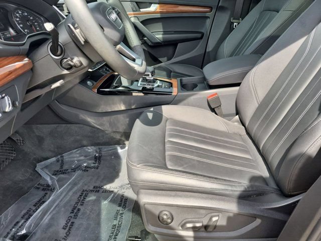 Used 2023 Audi Q5 2.0T Premium w/ Convenience Package AWD/4WD image 10