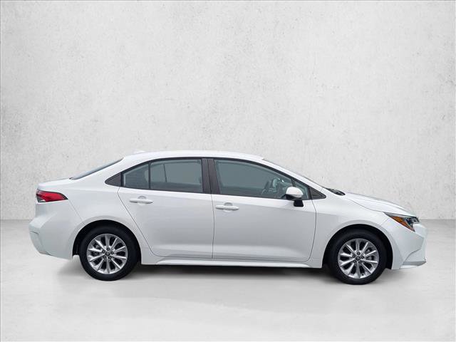 Used 2022 Toyota Corolla LE w/ LE Convenience Package FWD image 4