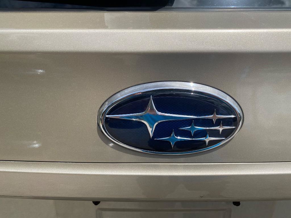 Used 2010 Subaru Outback 2.5i Premium AWD/4WD image 40