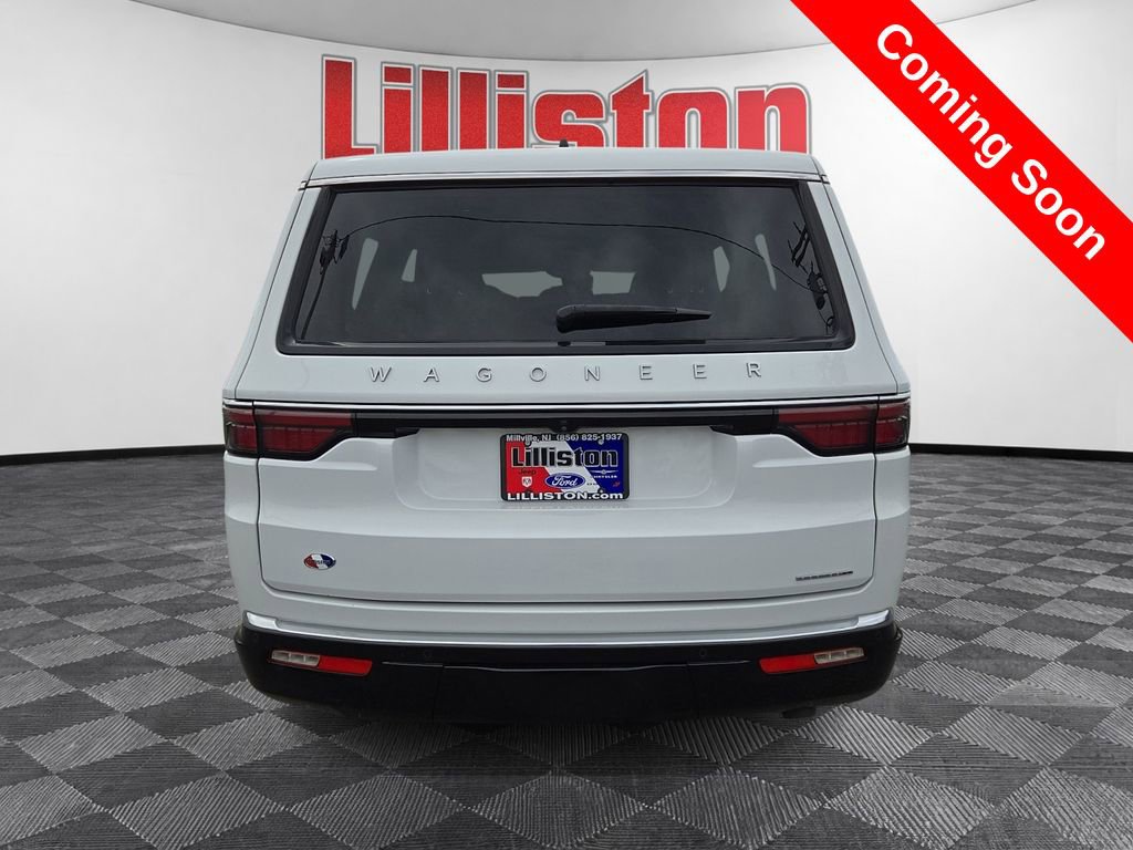 Used 2024 Jeep Wagoneer Series II AWD/4WD image 5