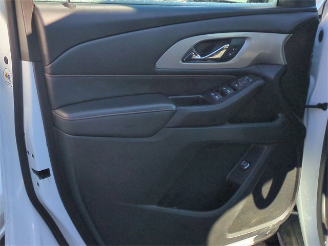 Used 2020 Chevrolet Traverse LT w/ Driver Confidence II Package image 22
