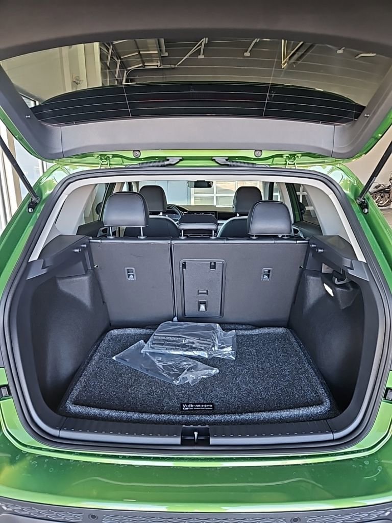 New 2026 Volkswagen Taos SE image 19