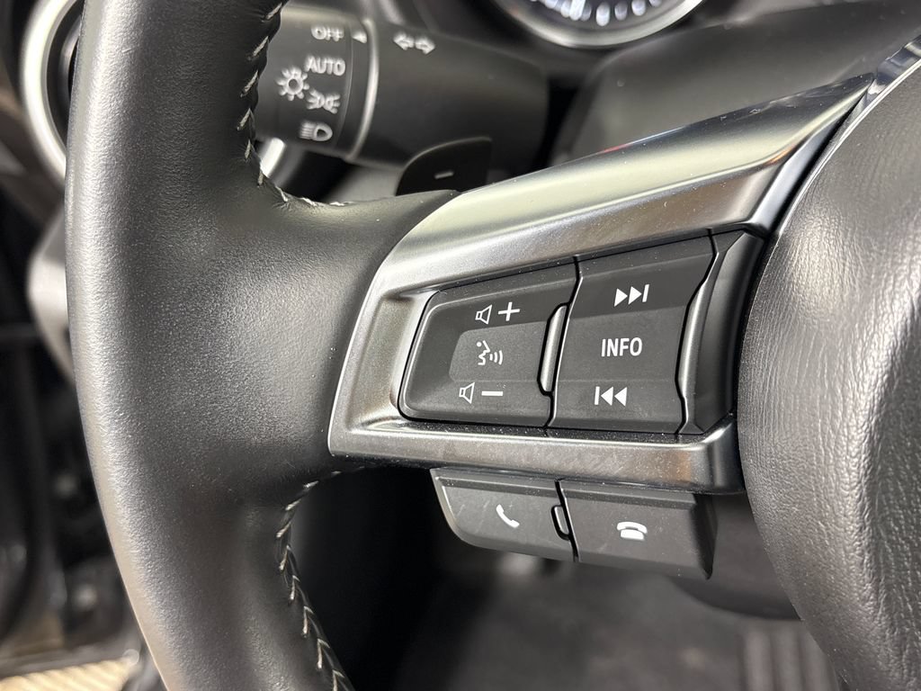 Used 2023 MAZDA MX-5 Miata Grand Touring RWD image 17
