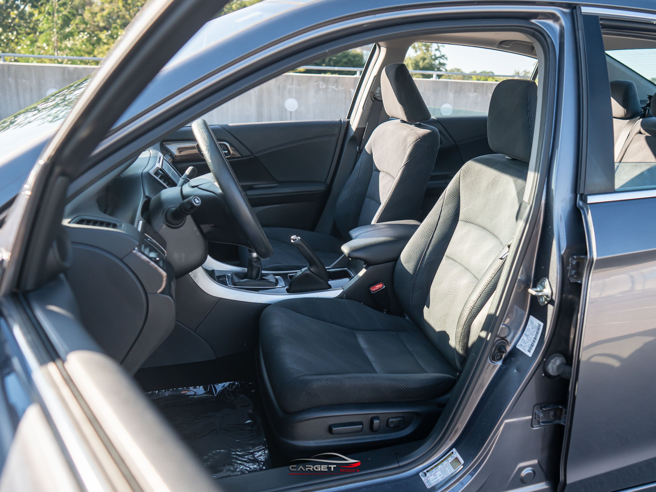 Used 2017 Honda Accord EX image 14