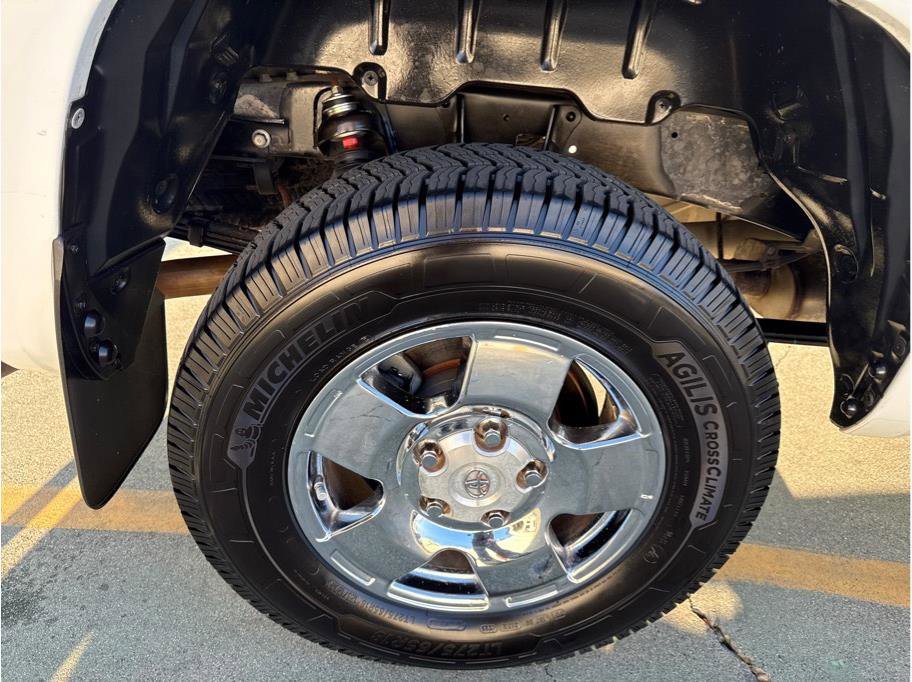 Used 2015 Toyota Tundra SR5 AWD/4WD image 16