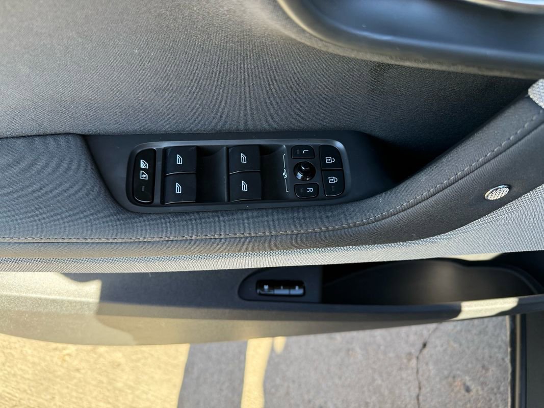 Used 2021 Polestar Polestar 2 image 20