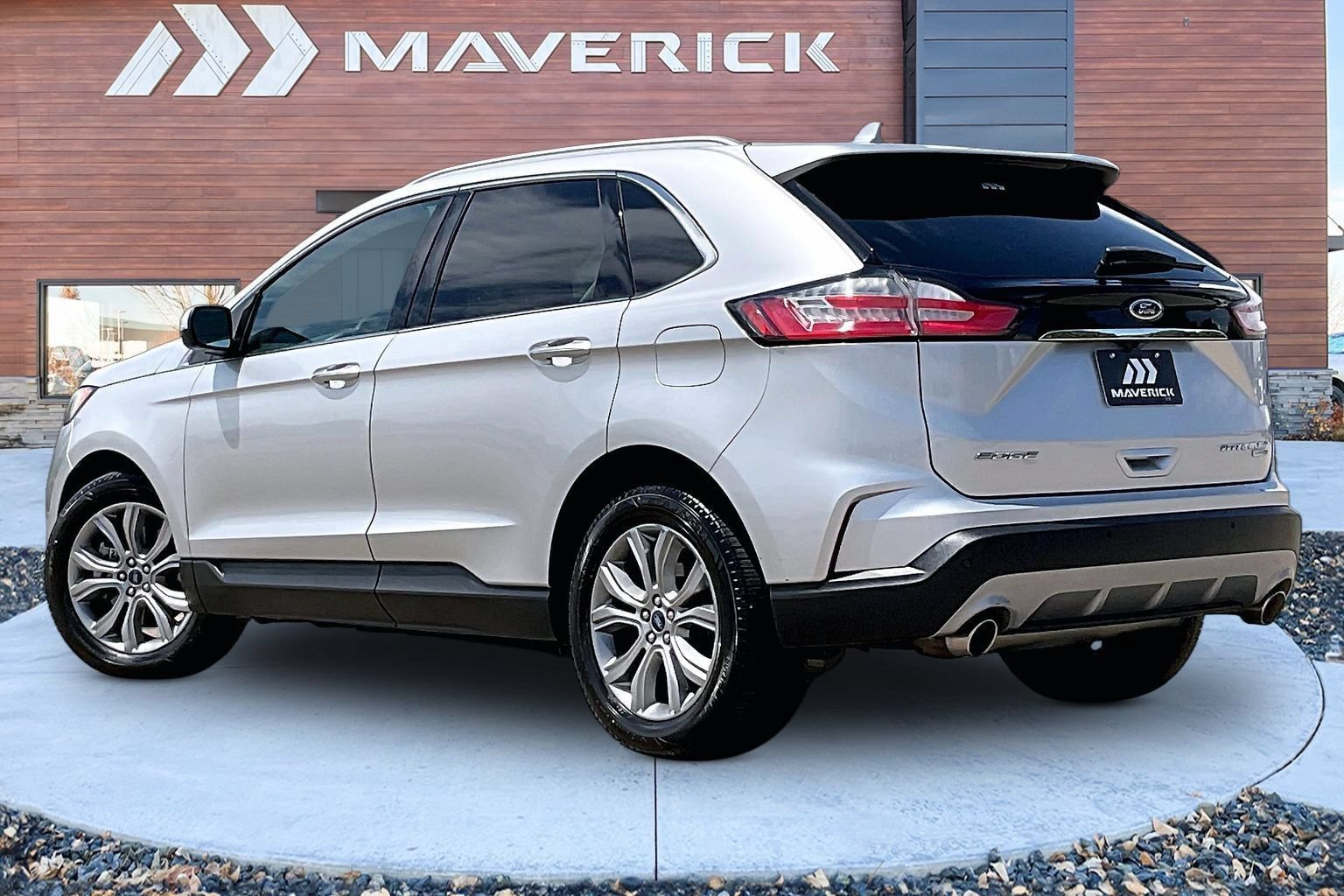 Used 2019 Ford Edge Titanium AWD/4WD image 4