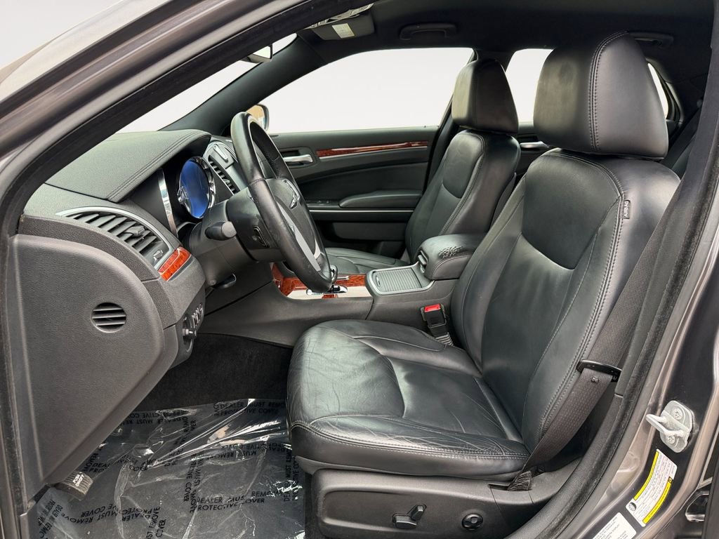 Used 2014 Chrysler 300 AWD w/ Driver Convenience Group image 12