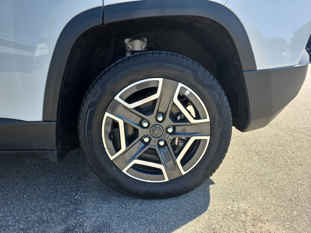 New 2026 Jeep Cherokee Laredo AWD/4WD image 31