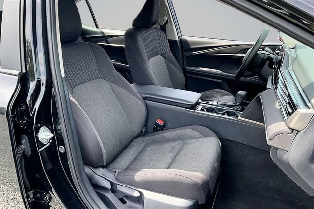 Used 2025 Toyota Camry LE FWD image 28