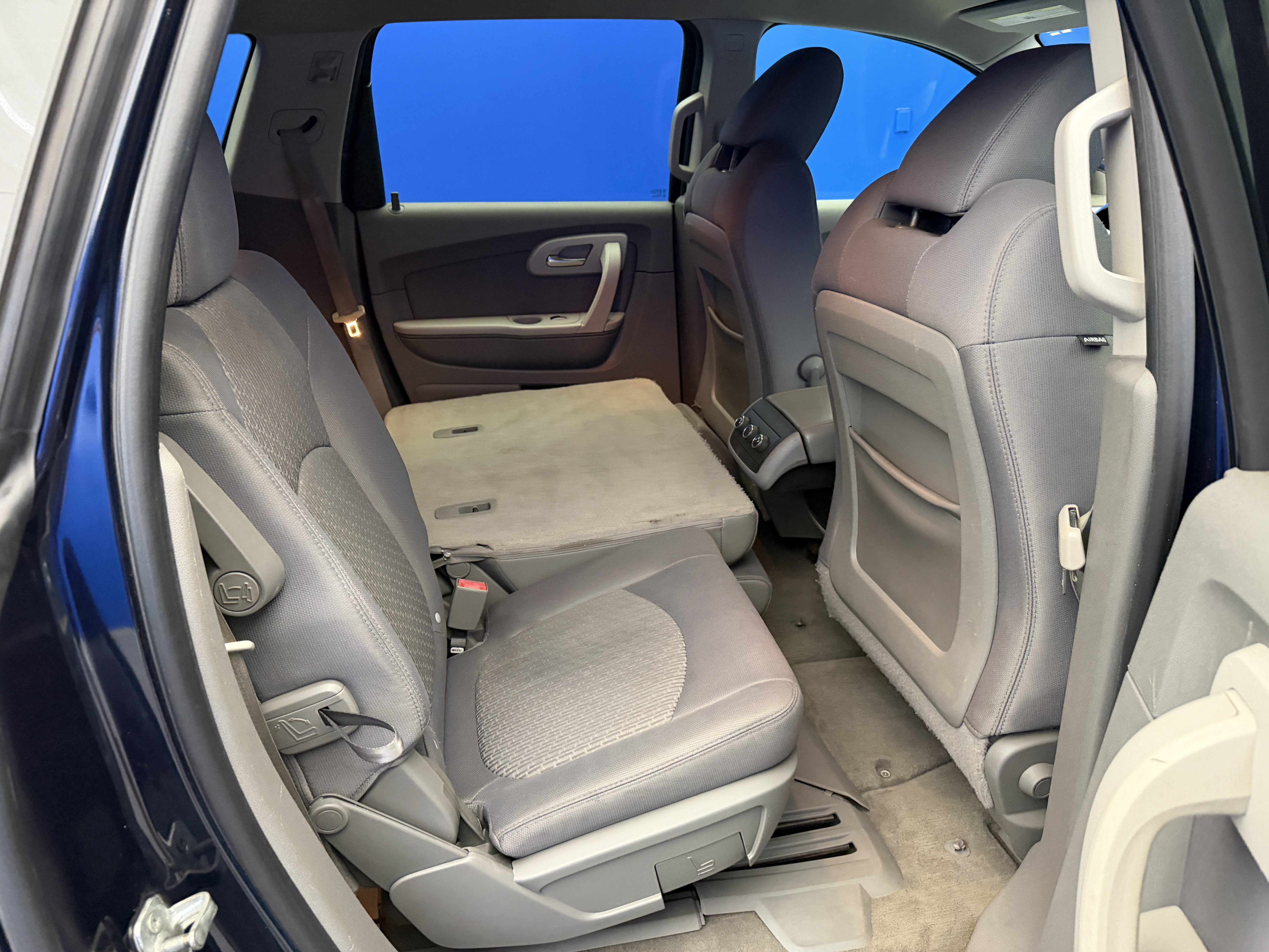 Used 2012 Chevrolet Traverse LS FWD image 23