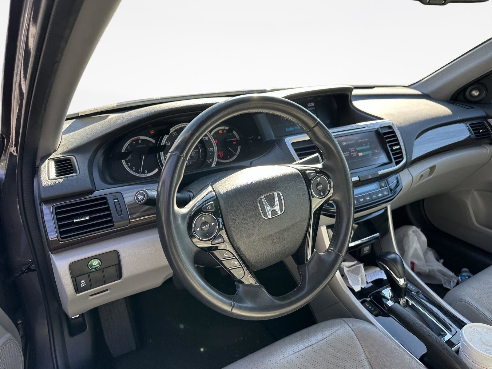 Used 2017 Honda Accord EX-L image 11