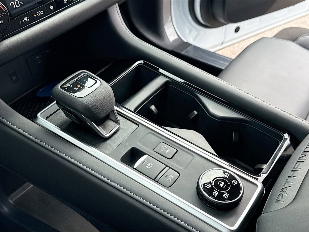 New 2026 Nissan Pathfinder SL AWD/4WD image 11