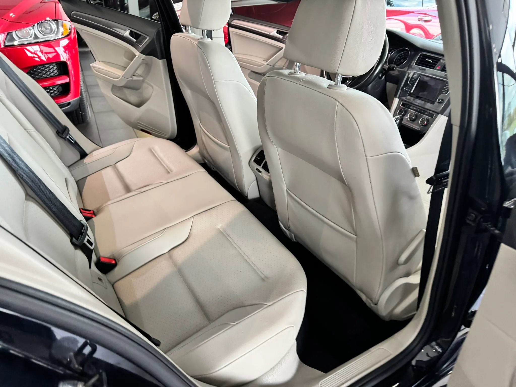 Used 2017 Volkswagen Golf Alltrack SE image 15