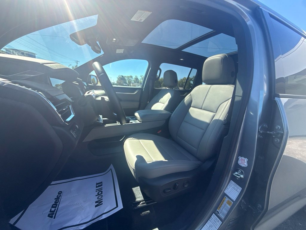 Used 2026 GMC Acadia Elevation w/ Elevation Premium Package FWD image 24