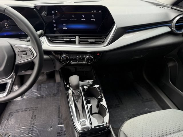 Used 2025 Chevrolet Trax LT w/ Driver Confidence Package FWD image 17
