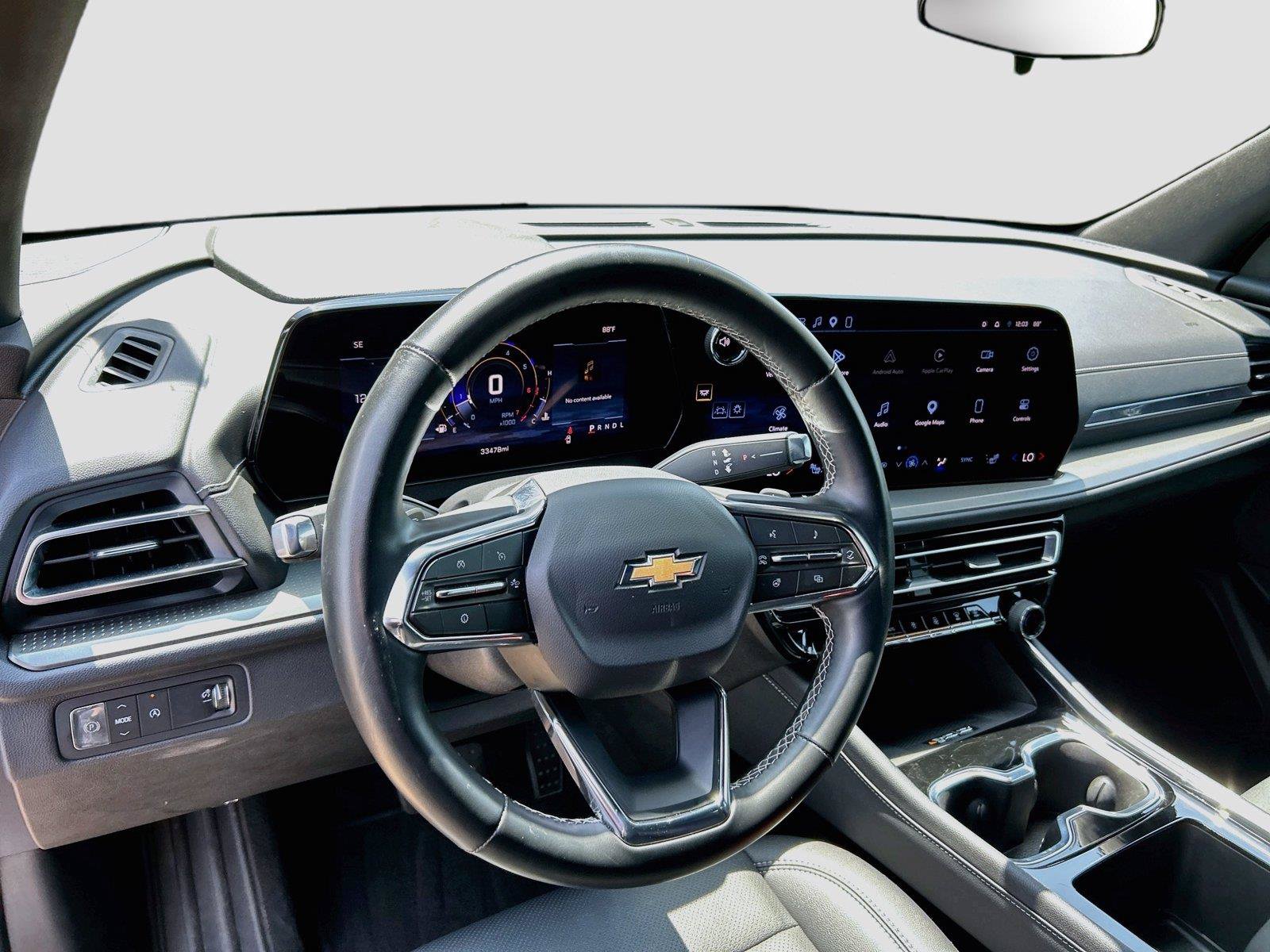 Used 2025 Chevrolet Traverse LT FWD image 40