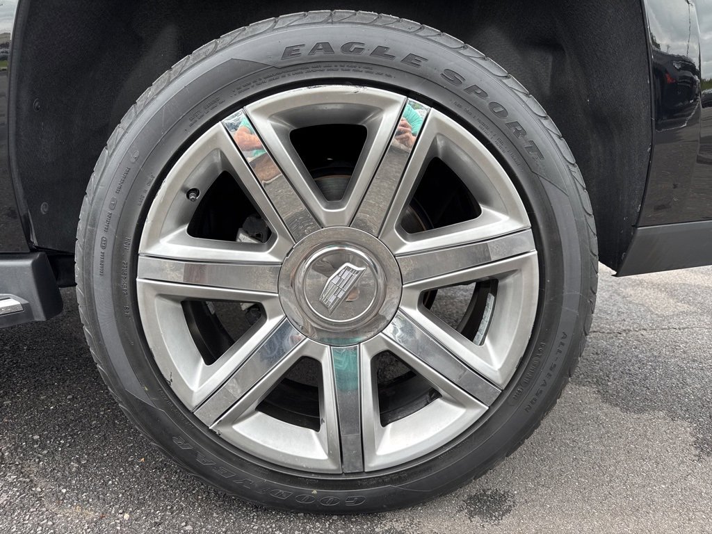 Used 2020 Cadillac Escalade Premium Luxury image 15