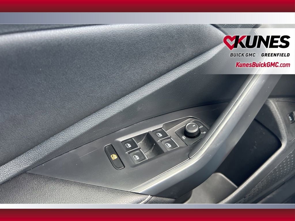 Used 2025 Volkswagen Jetta Sport image 26