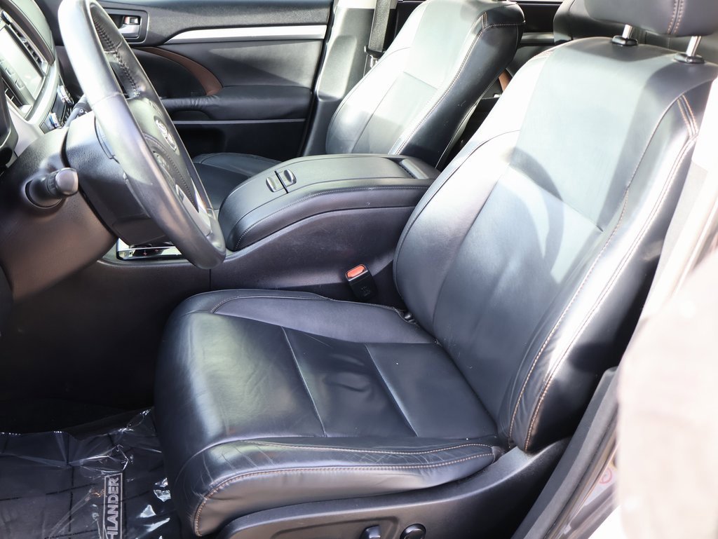 Used 2015 Toyota Highlander XLE image 44