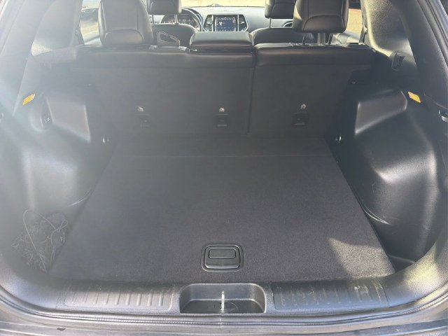 Used 2019 Jeep Cherokee Limited AWD/4WD image 11