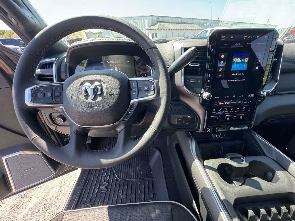 New 2026 RAM 2500 Laramie AWD/4WD image 15